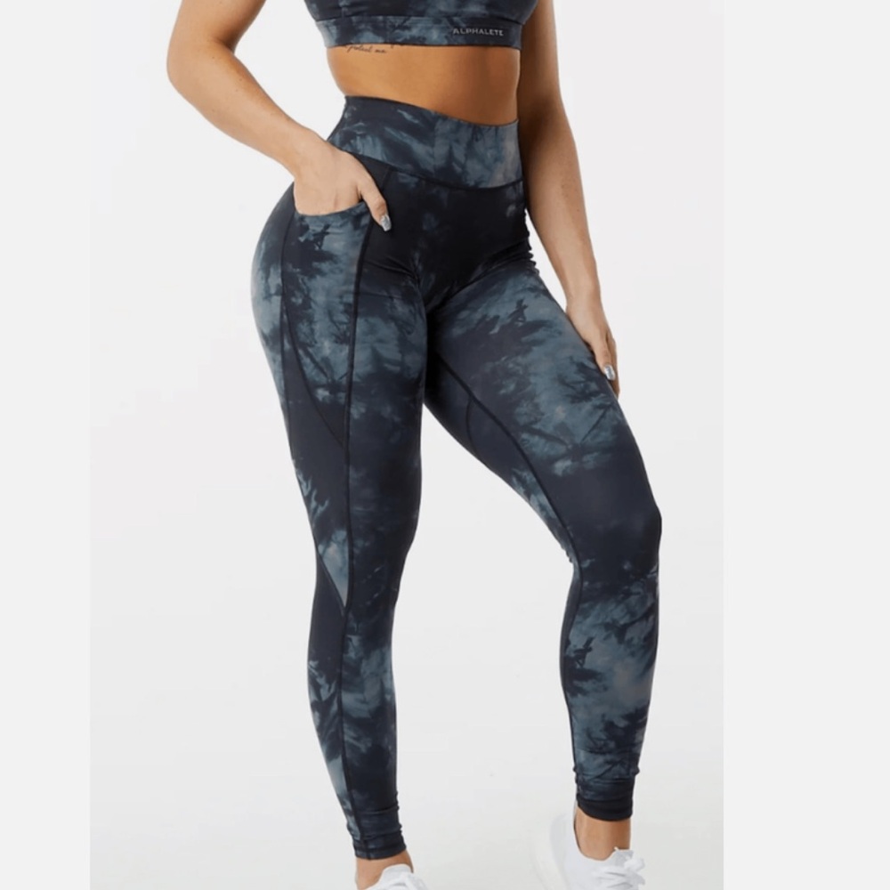 Alphalete NWOT Power Leggings - Black Oil Stain